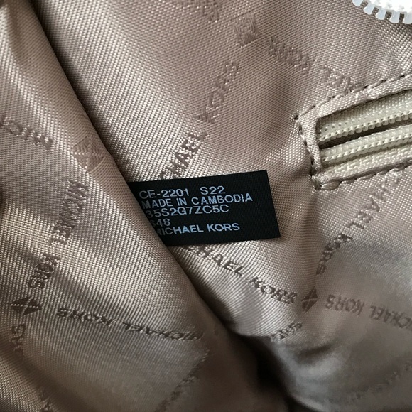 🌼Michael Kors Purse - Picture 11 of 13